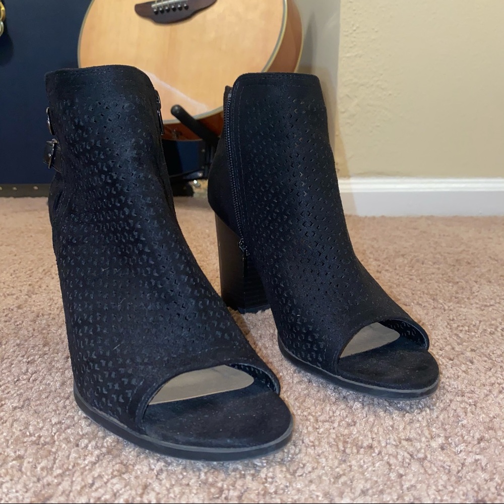 Cute black heels